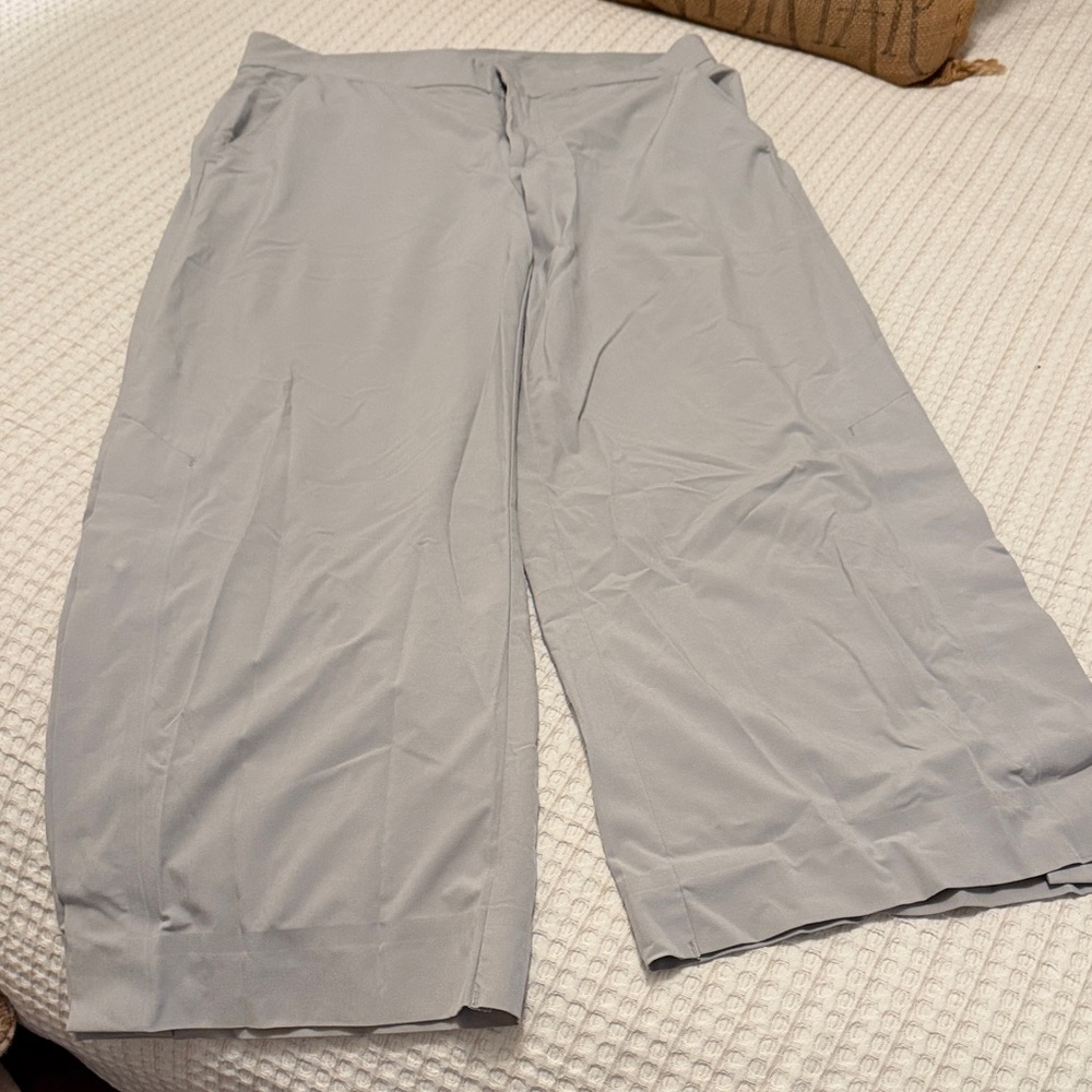 Athleta Cropped Pants